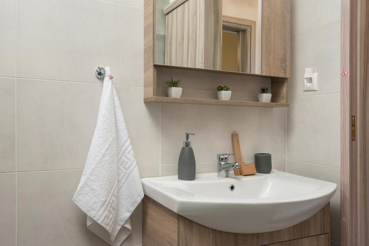 Floral Beach Apt With Lux Extras & Special Treats Kolymbari Esterno foto