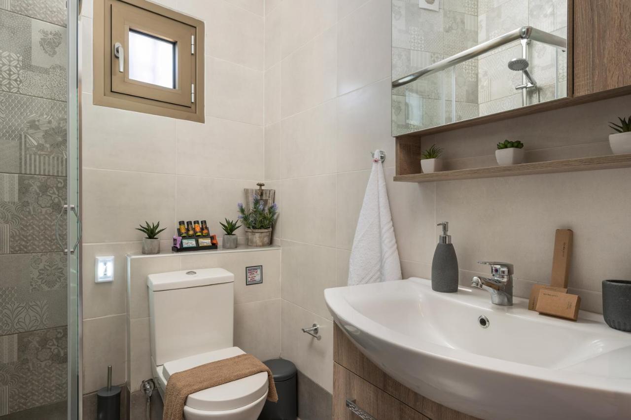 Floral Beach Apt With Lux Extras & Special Treats Kolymbari Esterno foto